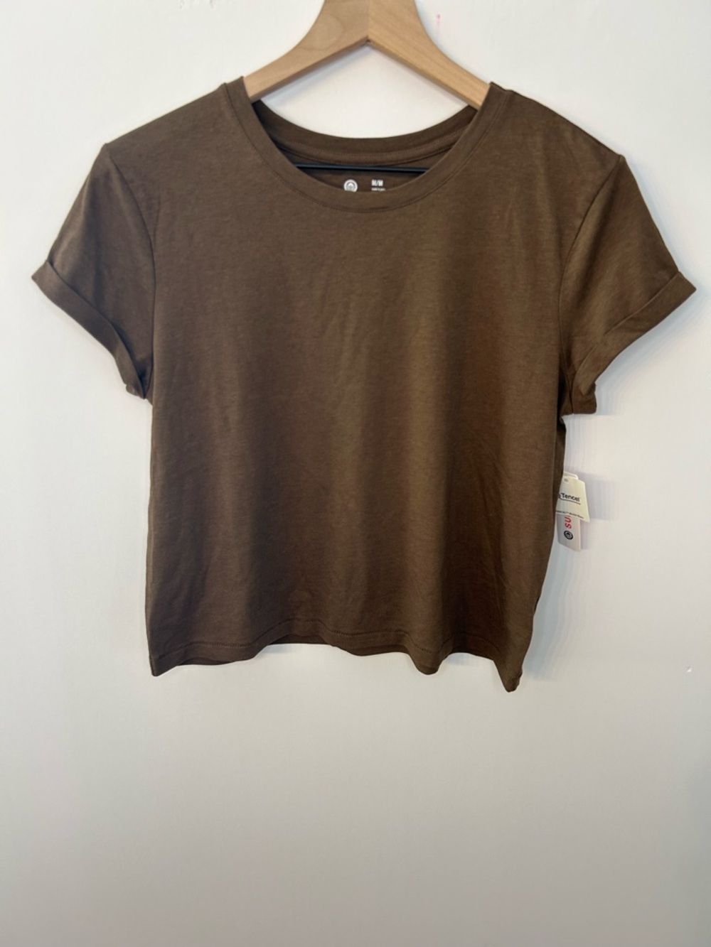 *NWT* Sundry Women’s Brown Rolled Sleeve T-Shirt, Size Medium